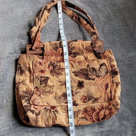 80s 90s Vintage Tapestry Handbag, Shoulder Purse, Floral Woven & Wood, Cottage - Picture 2 of 9